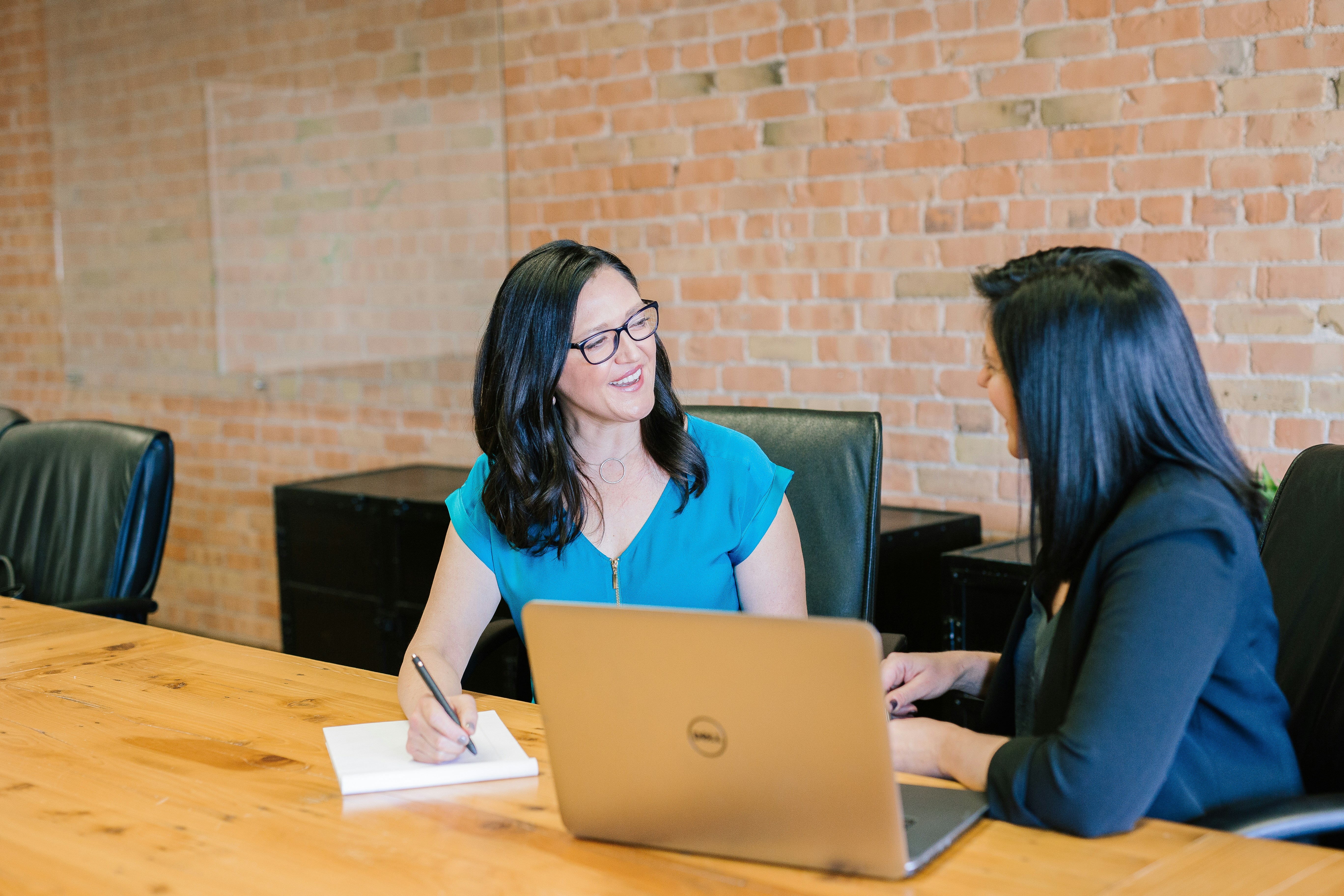 Featured image for the Salesforce vs go4database comparison